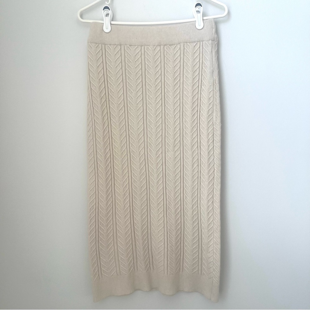 Cyrus Cable Knit Midi Skirt Size Small in Beige